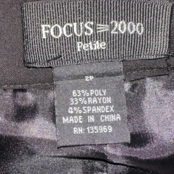 Black Focus 2000 Mini Skirt with side pleat design - 2P - Picture 2 of 2